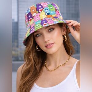 🐻 NWOT! Colorful Bears Bucket Hat